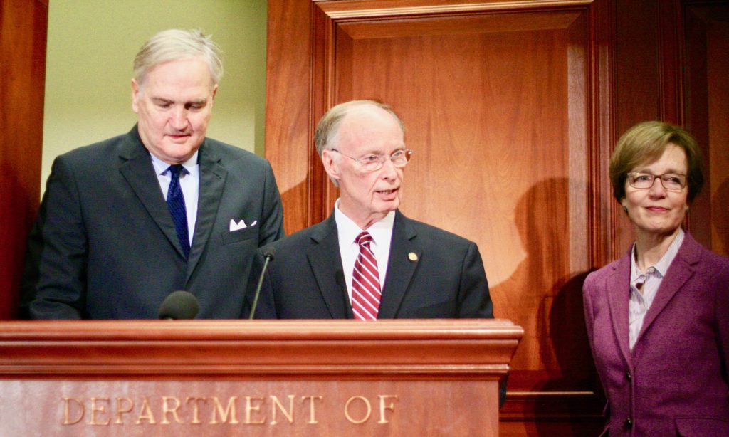 Ethics Commission clears Luther Strange