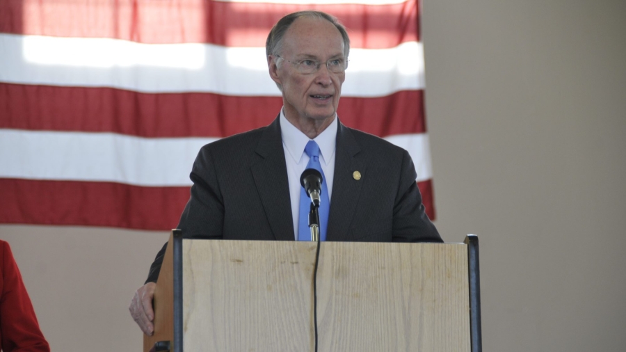 Former Gov. Bentley to attend Ivey inauguration and gala