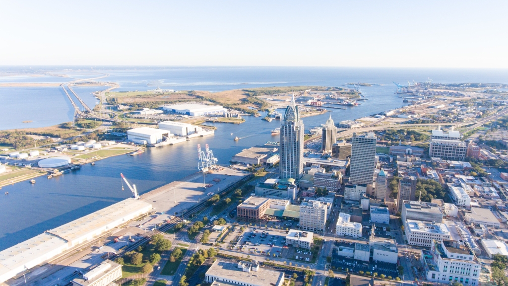 Elected officials, business leaders tour Alabama’s seaport