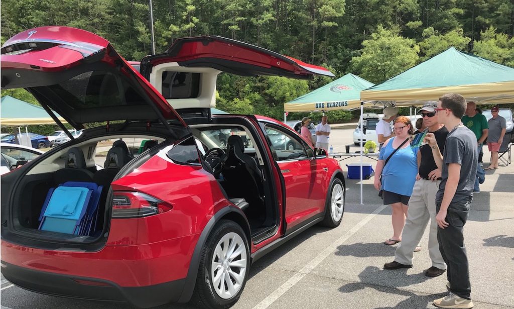 Electric vehicle owners share experiences at NDEW showcase