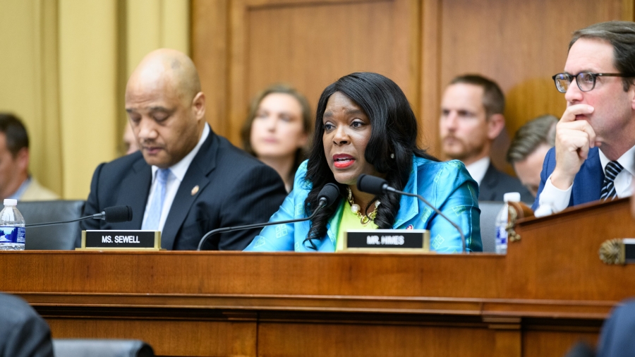 Terri Sewell works to cut prescription costs for seniors