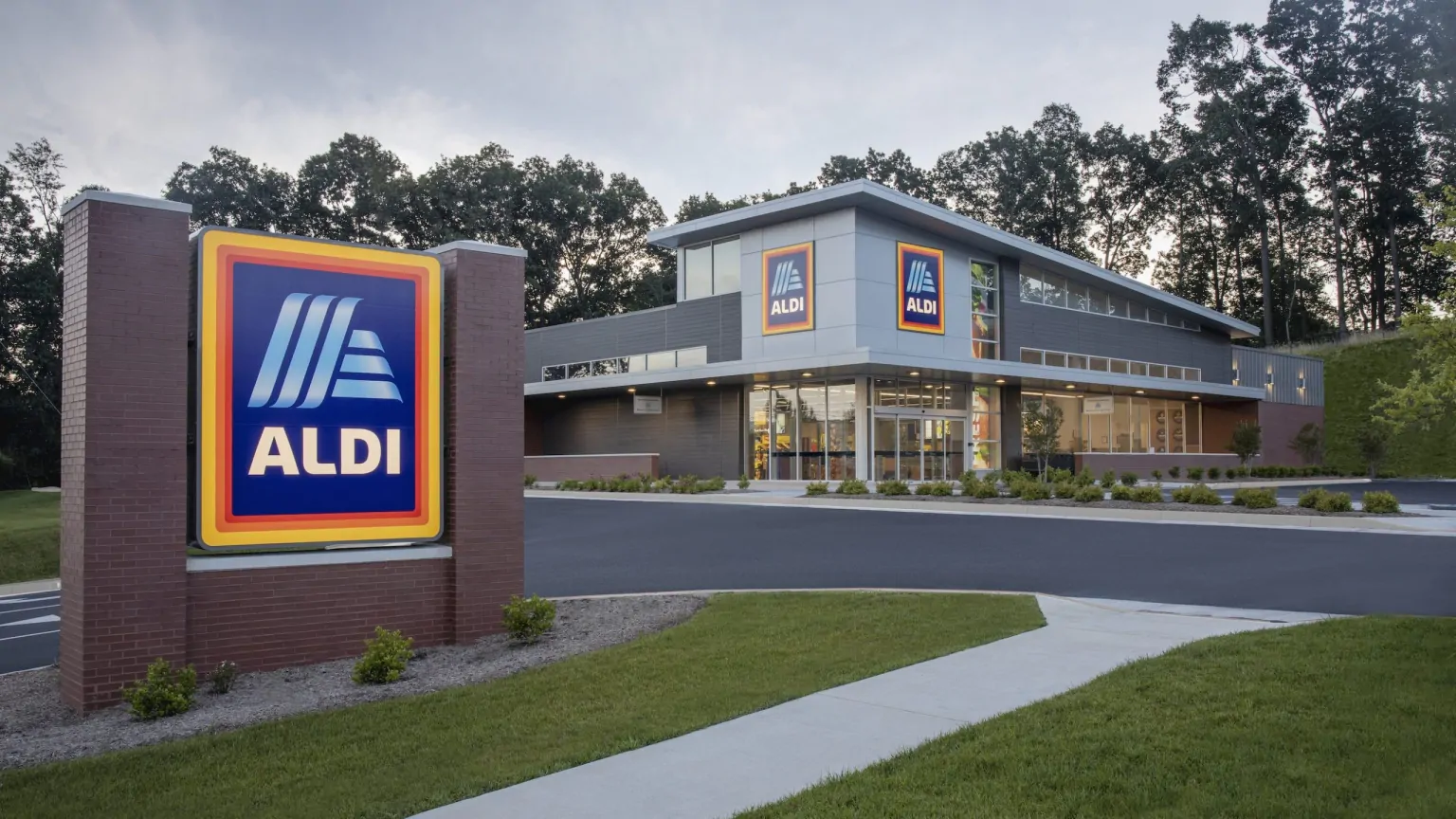 Aldi to open new distribution center in Loxley