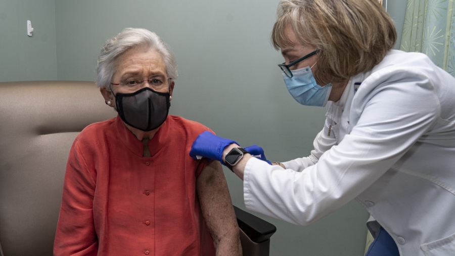 Gov. Kay Ivey, two top state health officials get first doses of Pfizer vaccine