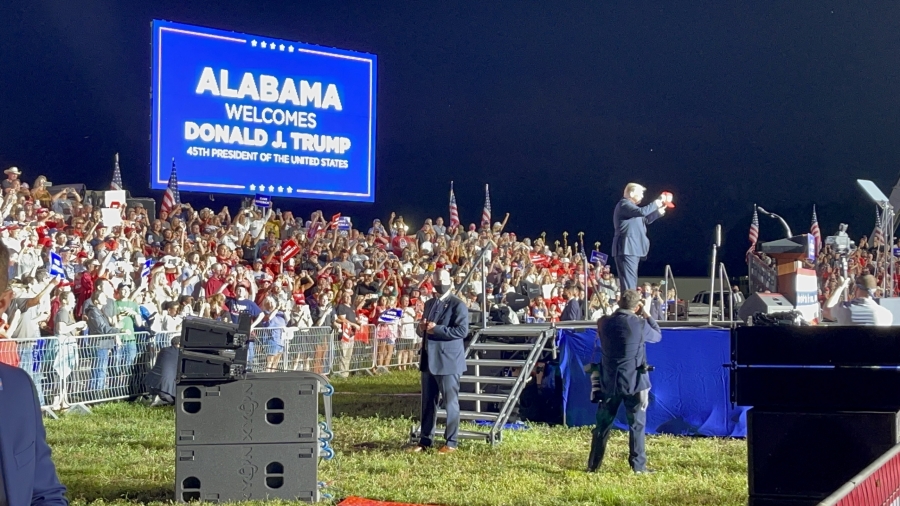 Alabama Republican Party celebrates Trump rally