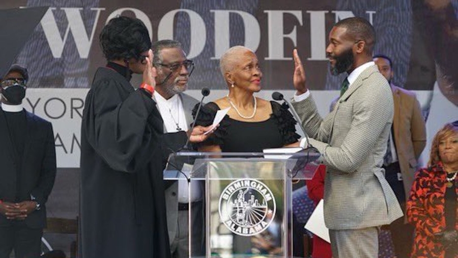 Woodfin sworn in for second mayoral term