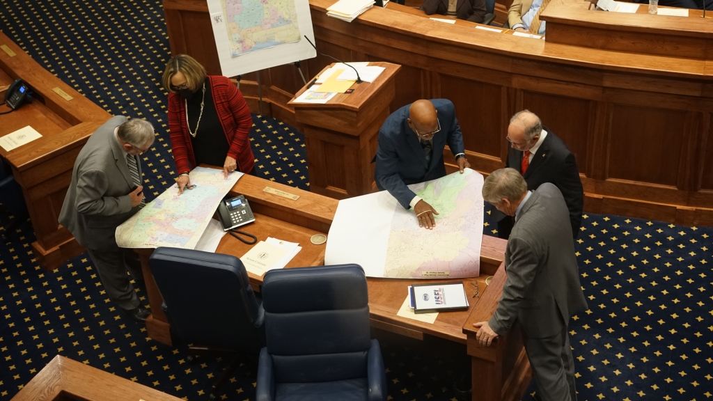 Committee holds second hearing on redistricting maps