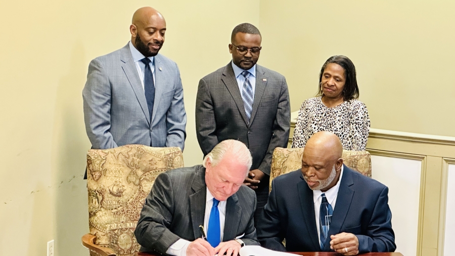 ADEM, EPA leaders hold signing ceremony for Hayneville sewer project