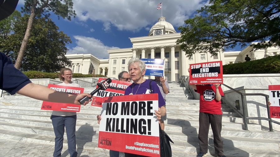 Protestors call for external review of Alabama execution protocol