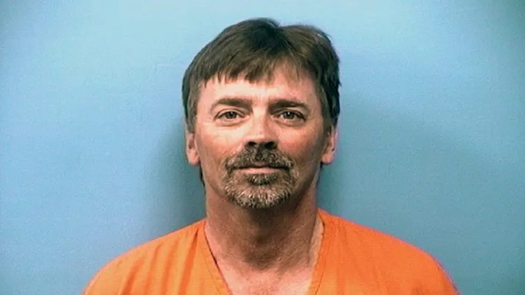 Alabama man charged with threatening Georgia DA, sheriff over Trump case