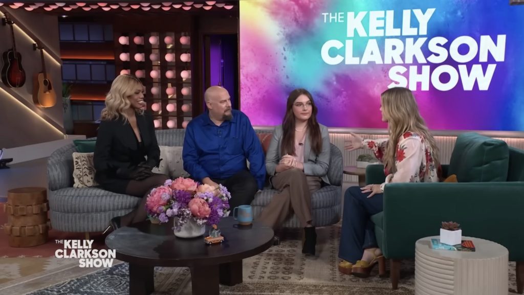 Kelly Clarkson show hosts Alabama transgender teen and supportive dad
