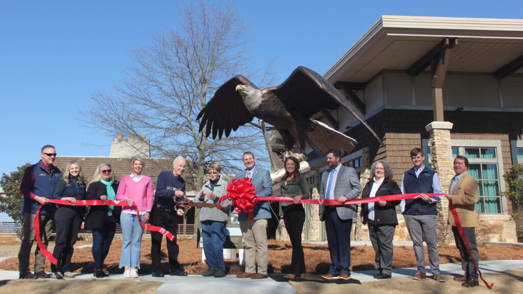 New eagle statue added to Lake Guntersville State Park