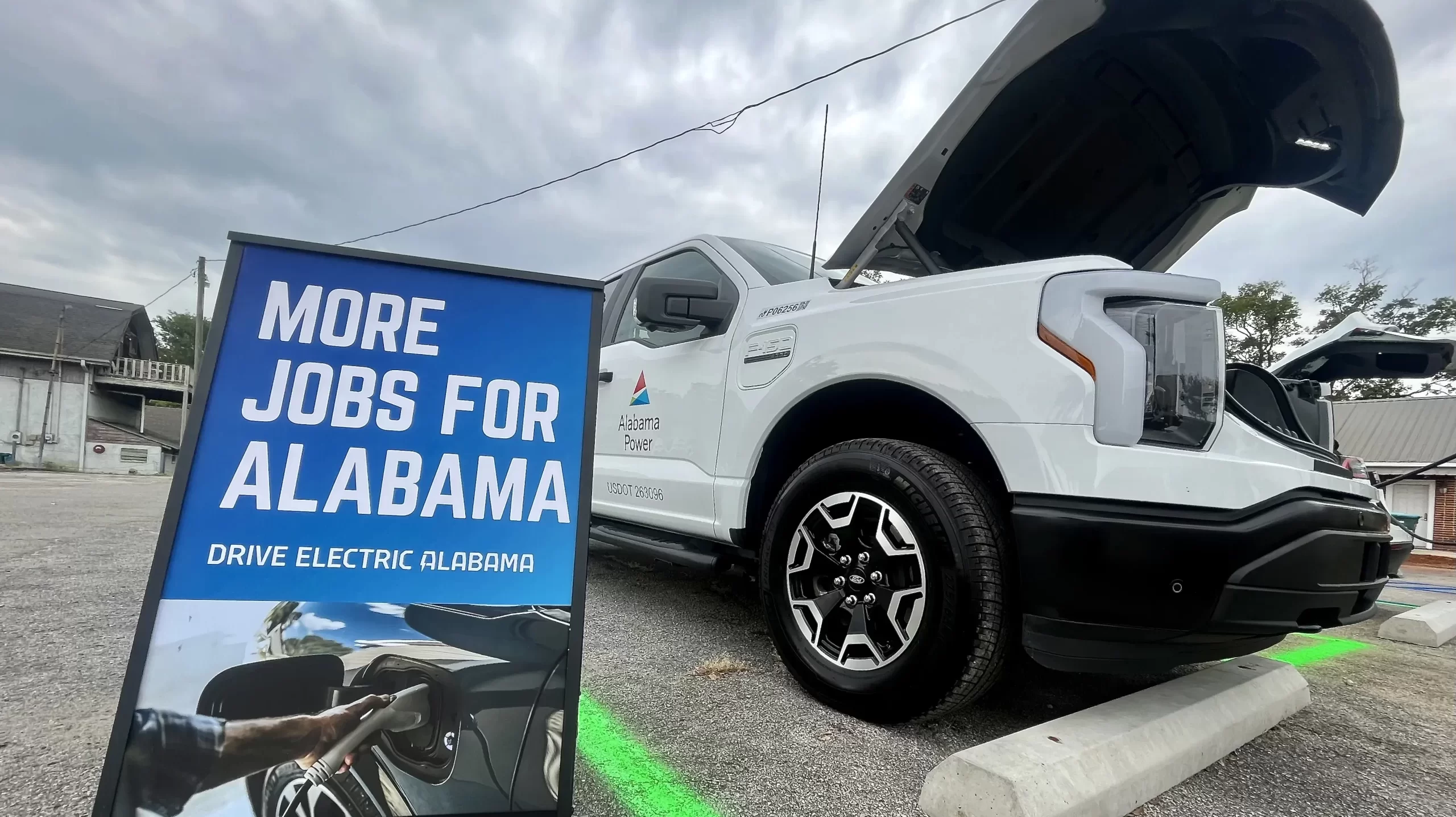 800 miles, no gas: How my all-electric truck powered Alabama beach trip 800 miles, no gas: How my all-electric truck powered Alabama beach trip