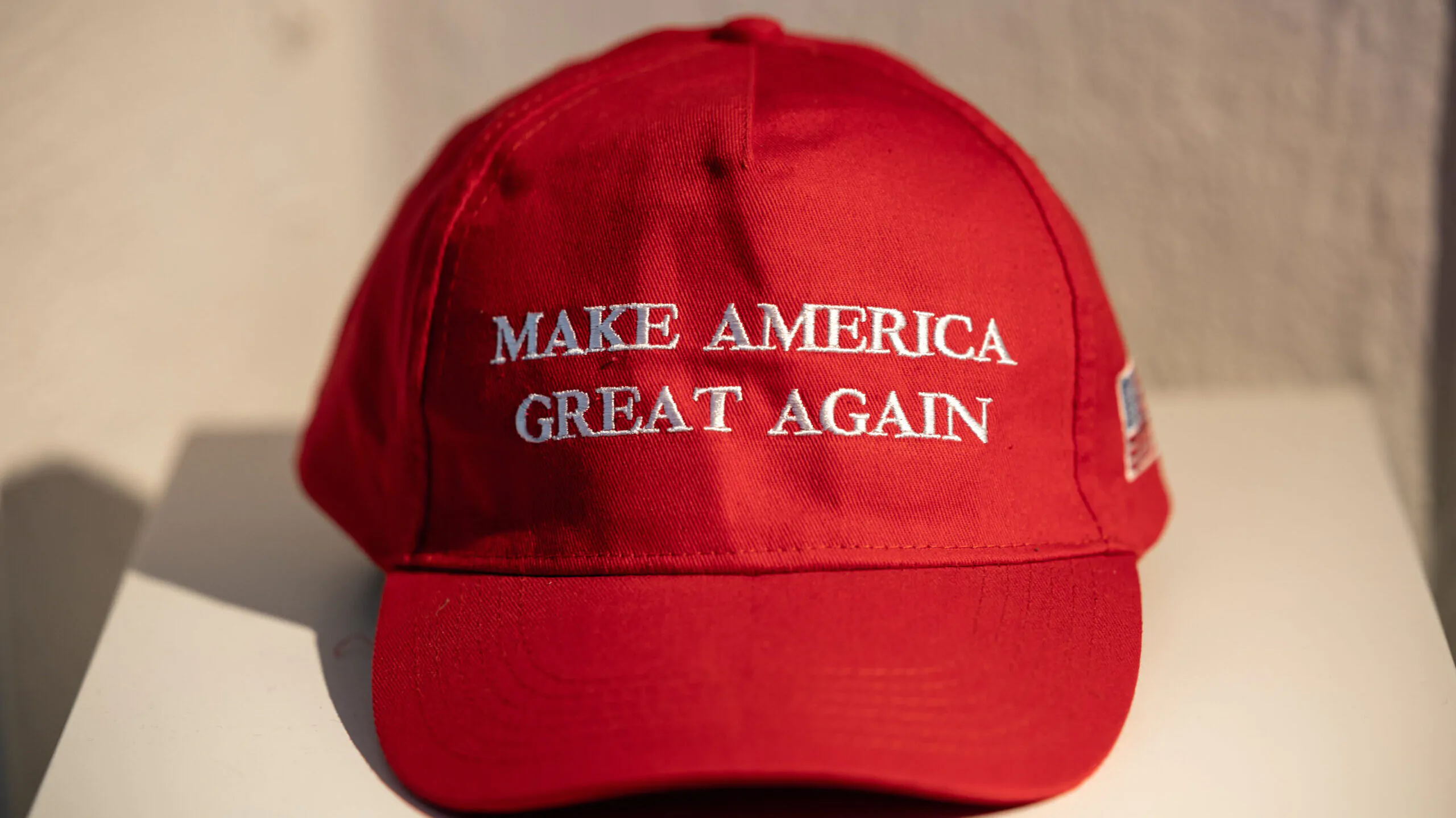 A Make America Great Again baseball hat.