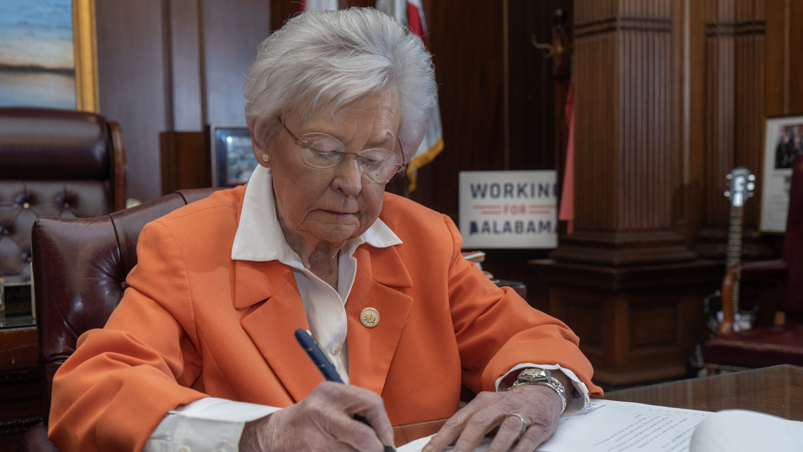 Alabama governor signs law allowing death penalty for child predators